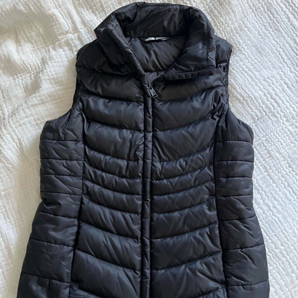 The North Face 550 Women's Black Puffer Vest